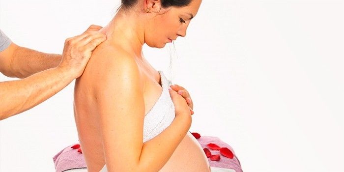массаж спины беременным