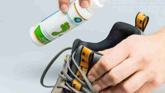Как убрать запах из обуви в домашних условиях: эффективные средства и способы