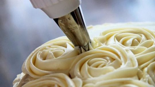 Крем для торта — 20 простых и вкусных рецептов