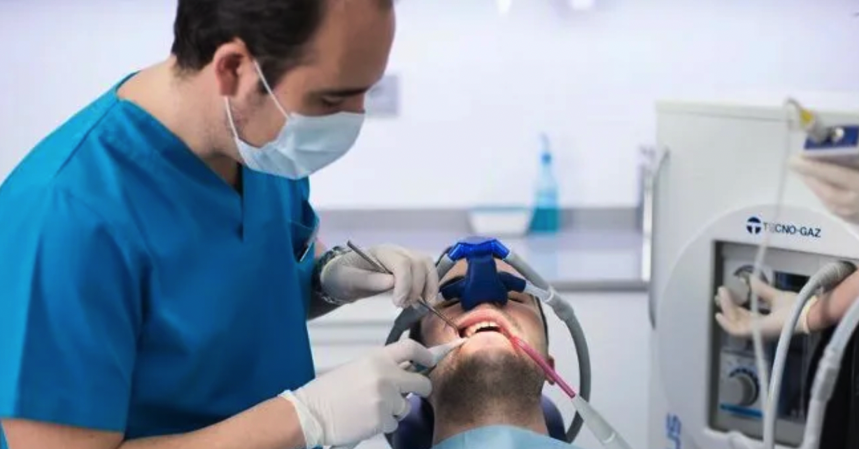 Удалять ли зубы под наркозом. Вырывание зубов под общим наркозом. Общее обезболивание в стоматологии.
